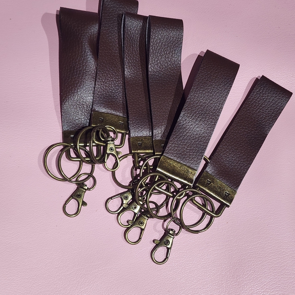 Brown Leather Keychain Set